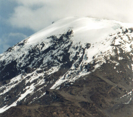 Kibo. 'Stien' du ser er ruta mot toppen langs Machame-Mweka-ruta.