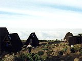 Heidi på veg til matsalen (eller toalettet?), Horombo Hut.