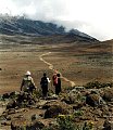 Kilimanjaro Highway. Fleire tusen menneske har gått denne ruta før oss.